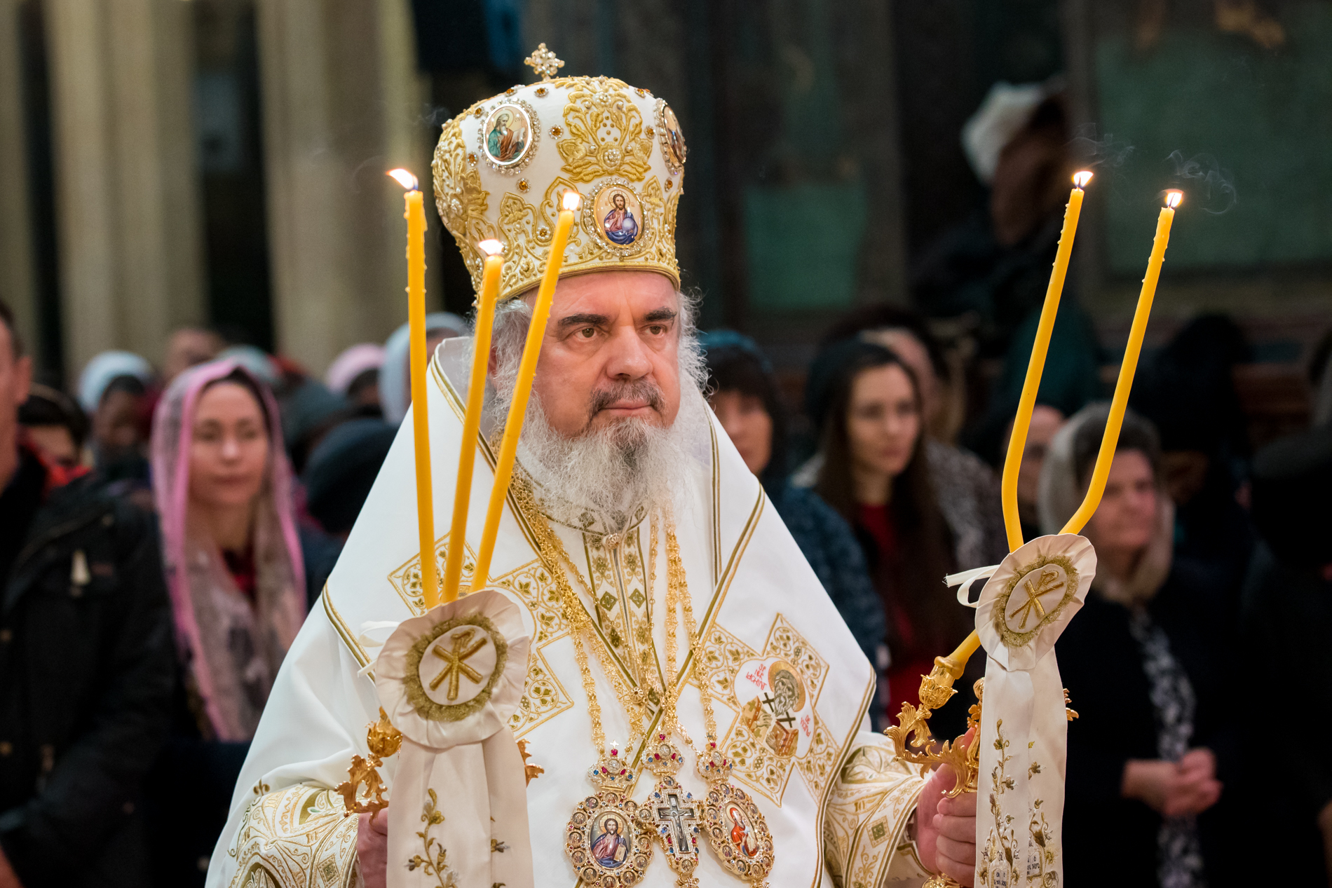 Bisericile fara pomana! Guvernul a redus cu 89 la suta banii pentru BOR!