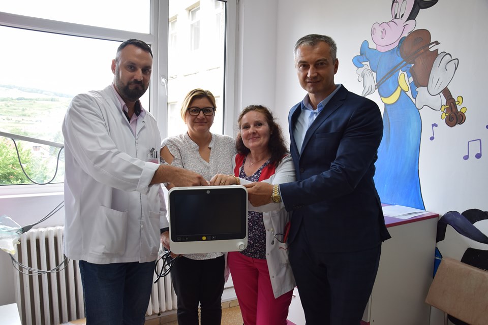 Camera Executorilor Judecătorești și Asociația S.A.H. 2013 doneaza aparatura Spitalului Judetean Alba