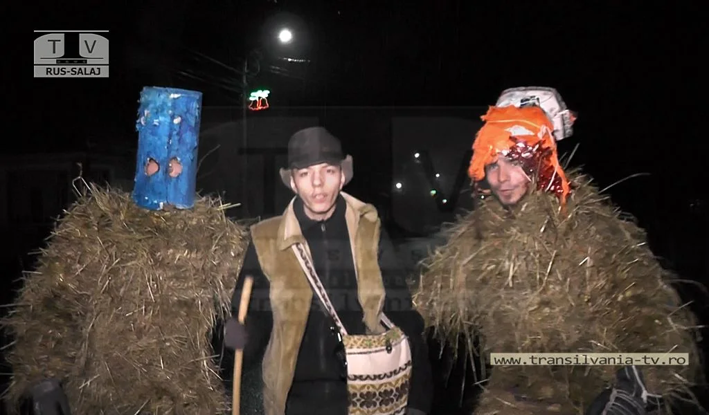 Însetaţi şi flămânzi în noaptea de An Nou – aşa cere tradiţia! (VIDEO)