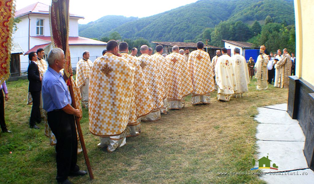 Premieră religioasă în a doua zi de Rusalii pe Valea Someșului. Moaștele Sfinților Nicolae și Nectarie vor fi aduse la Rus!