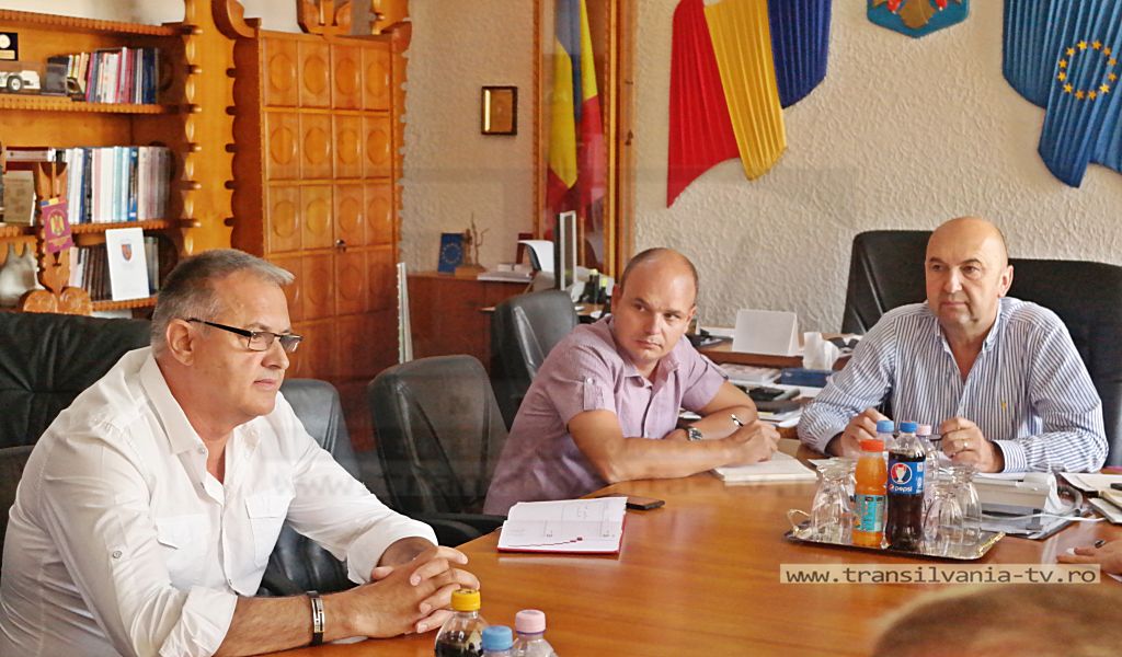 Întâlnire între Asociația producătorilor sătmăreni de pălincă și reprezentanții Instituției Prefectului