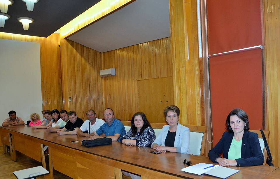 Prefectul Vasile Moldovan s-a întâlnit cu reprezentanții Sindicatului Liber din Învățământ Maramureș