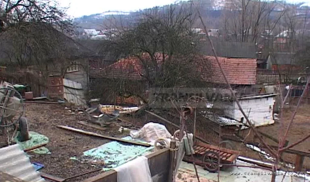 Inginerul fără facultate şi casa atelier făcută din fier vechi (VIDEO)