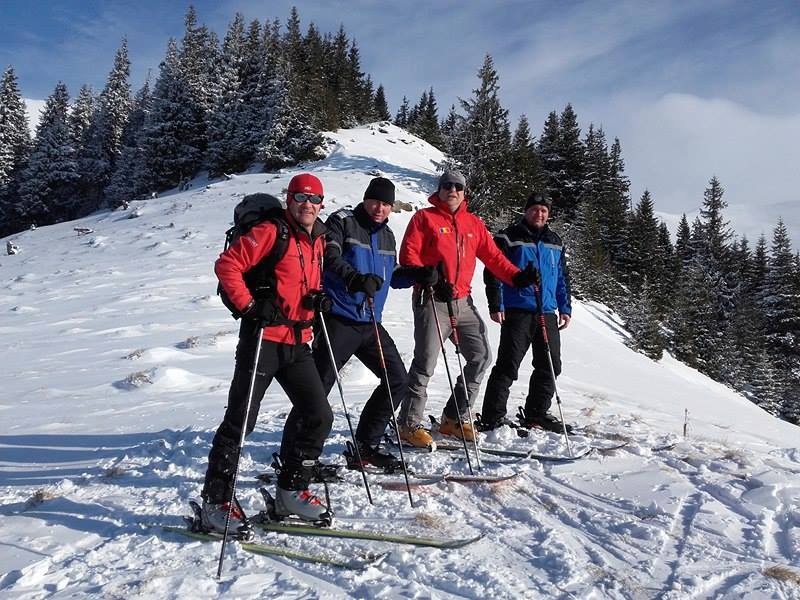 Doi frați din Petroșani, rătăciți în zona Vârfului Parângu Mic, salvați de jandarmi și salvamontiști