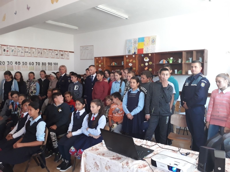Prima zi a ”Săptămânii Prevenirii Criminalității” a debutat la Școala Gimnazială din Budacu de Jos