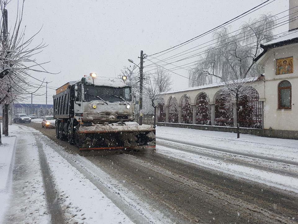 Străzi curățate de zăpadă în Sibiu