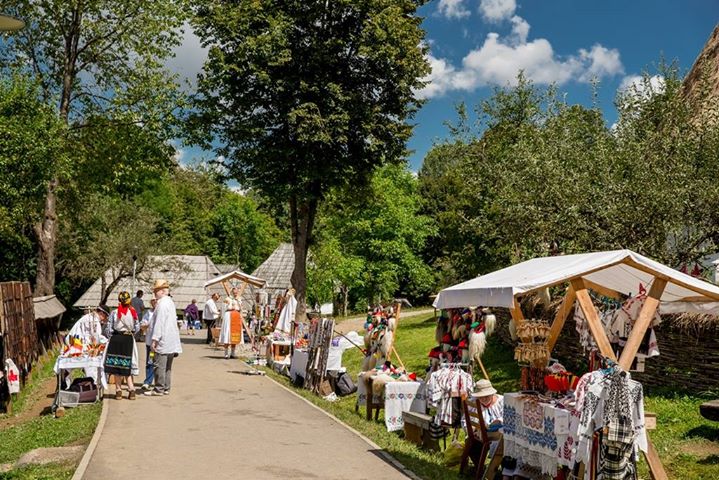 Târgul Creatorilor Populari din România, la Muzeul în Aer Liber din Dumbrava Sibiulu