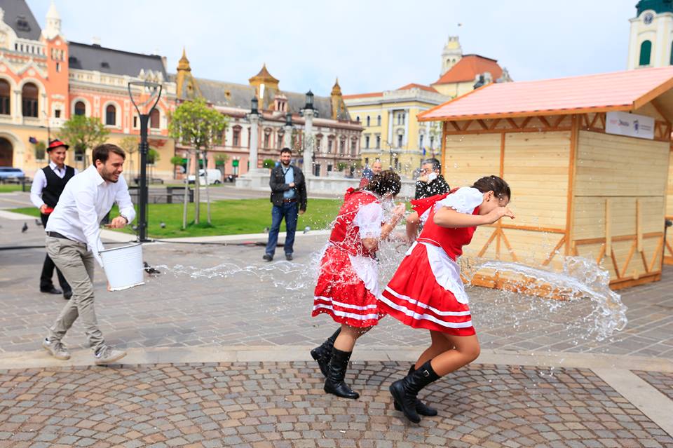 „Udatul” fetelor, la Târgul de Paște Oradea 2017