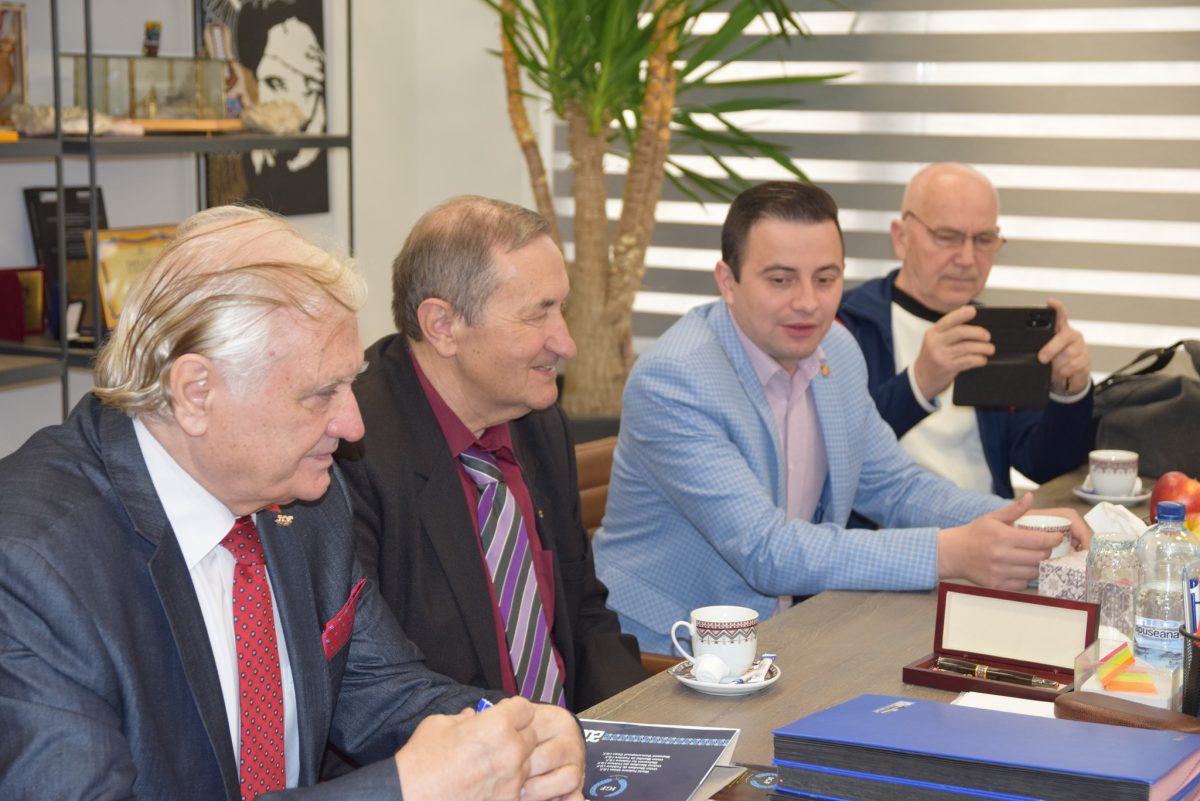 O delegație a Uniunii Mondiale de Folclor, la Instituţia Prefectului Satu Mare