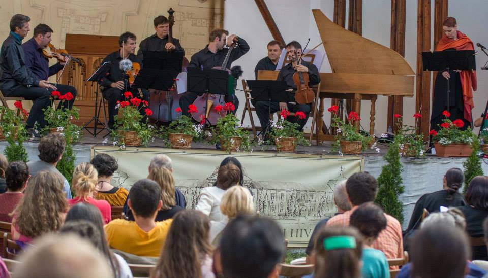 SINGURA UNIVERSITATE DE VARĂ DE MUZICĂ VECHE DIN ROMÂNIA ESTE LA MIERCUREA CIUC