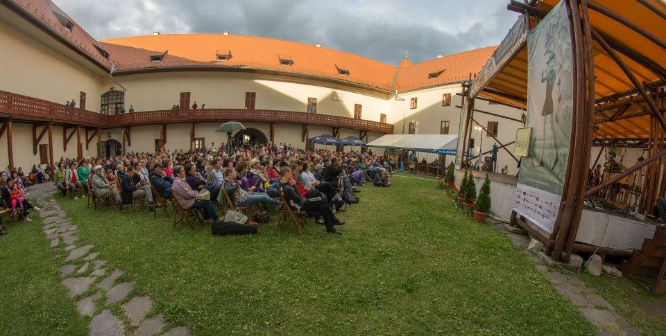 SINGURA UNIVERSITATE DE VARĂ DE MUZICĂ VECHE DIN ROMÂNIA ESTE LA MIERCUREA CIUC