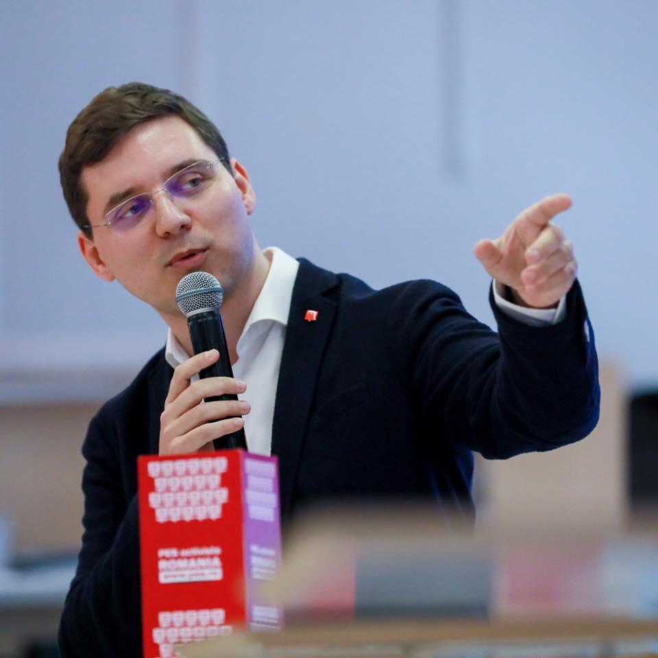 Europarlamentarul Victor Negrescu și-a redeschis biroul din Alba Iulia