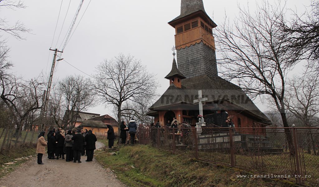 Biserica din Vărai -”Ori preotul înapoi ori mormântul mutat!” (VIDEO)
