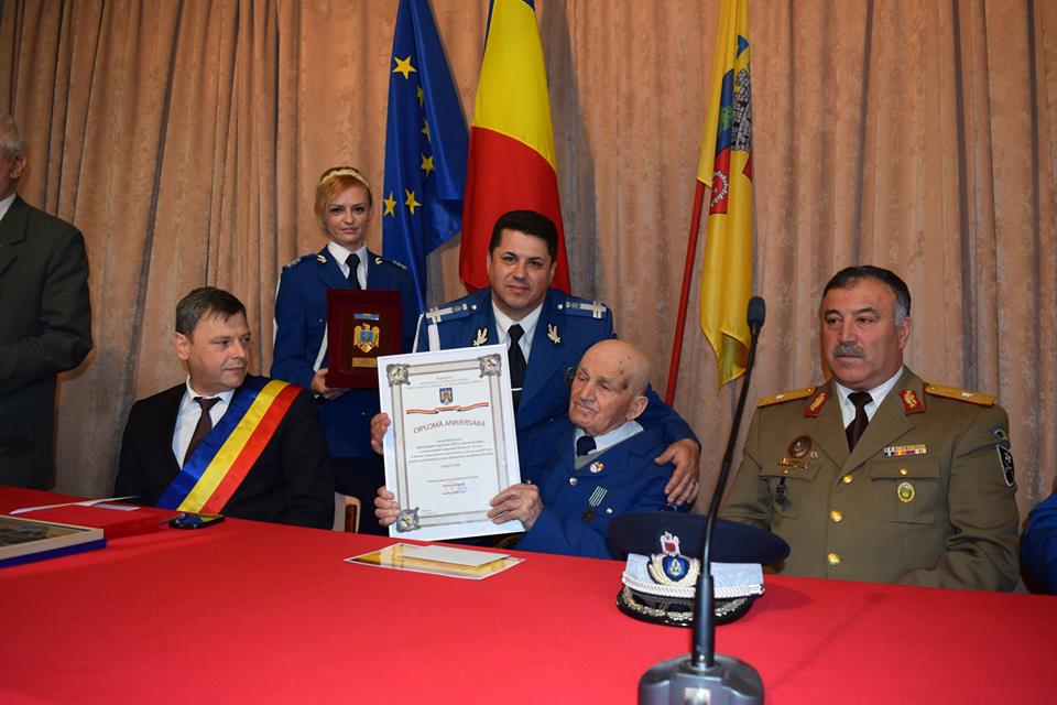 Sublocotenent (r) Vasile Crețu, veteran de război jandarm, a împlinit azi 100 de ani