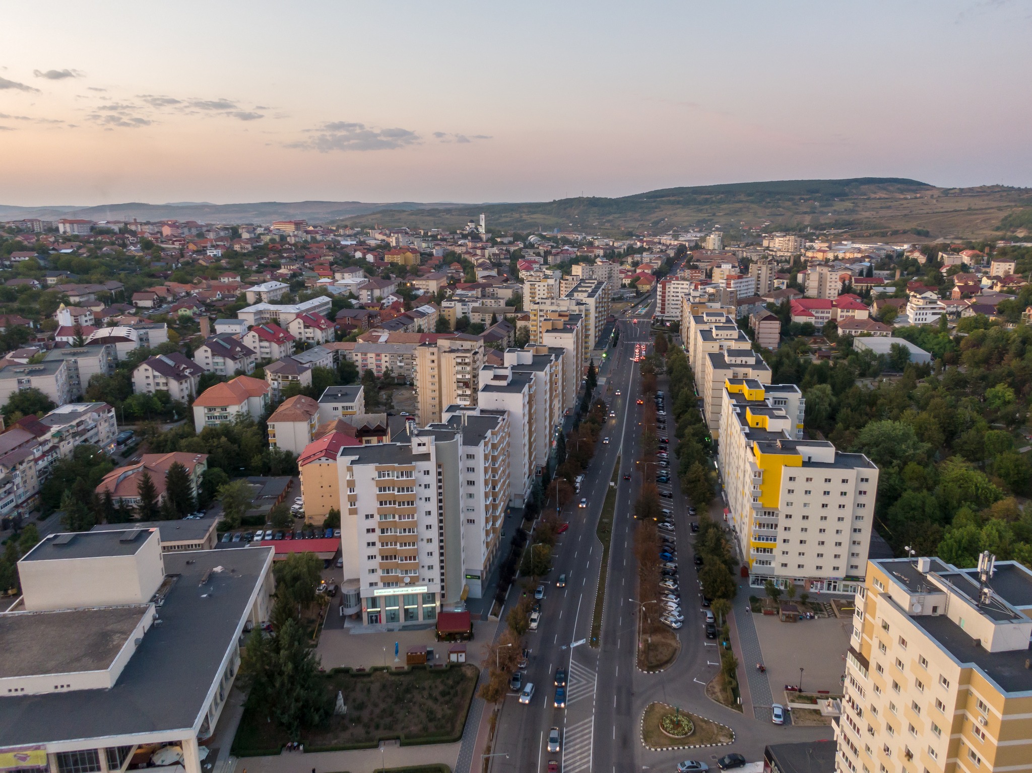 Două tronsoane de pe bulevardul Mihai Viteazul din Zalău vor fi reabilitate