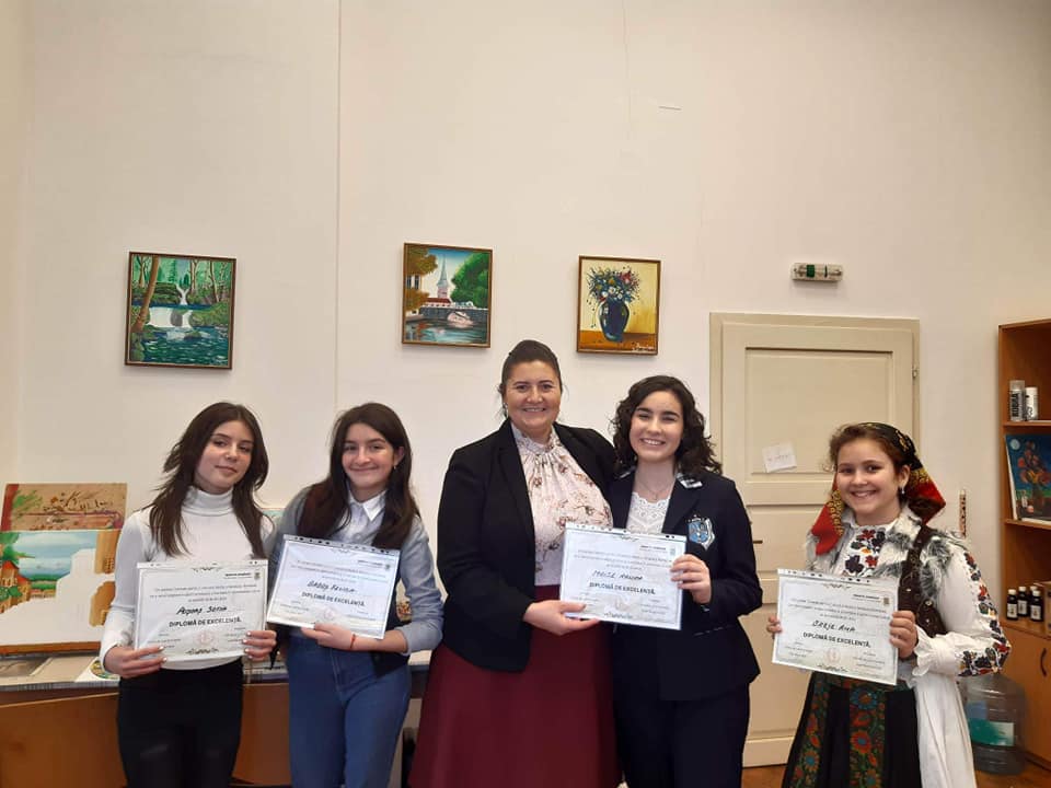 Picturile copiilor de la Cercul de pictură Zalău Art, expuse la Palatul Parlamentului