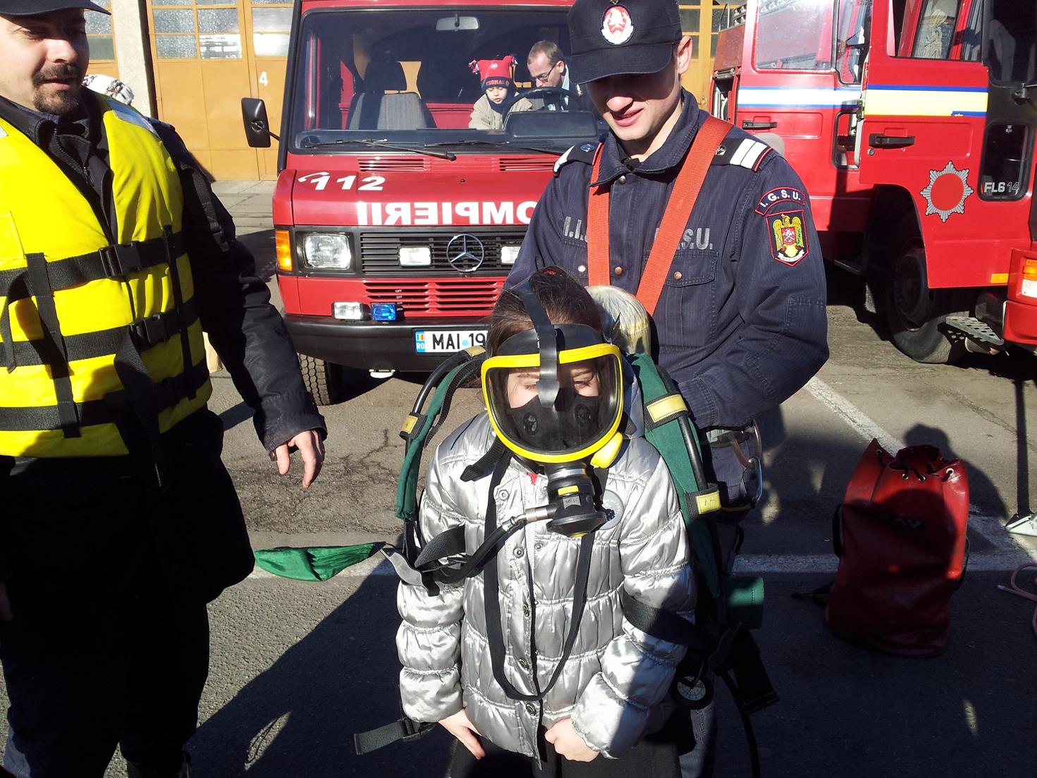 Ziua Porților Deschise la ISU Bihor, cu ocazia Zilei Protecţiei Civile din România