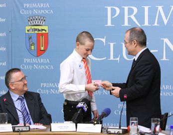 Abonamente gratuite pentru 18.700 de elevi clujeni