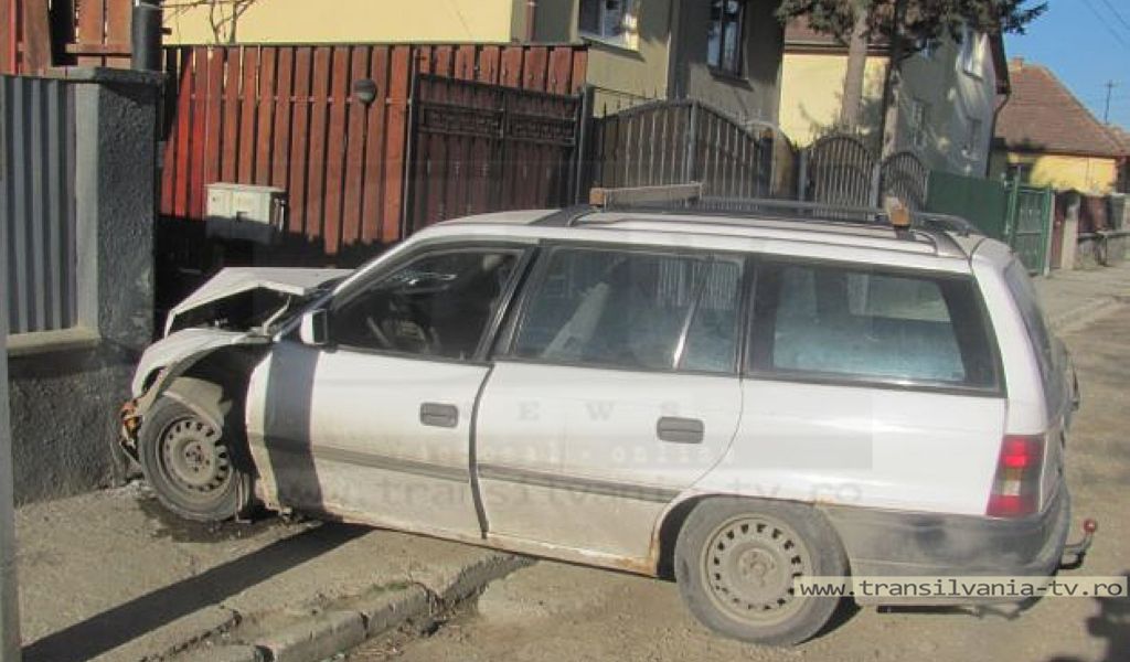 Accident grav în Sărăuad. Şoferul a ajuns în stare gravă la spital