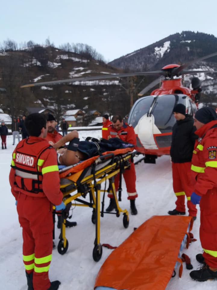 Accident de muncă în Măgura. Un bărbat a căzut de pe un stâlp de electricitate