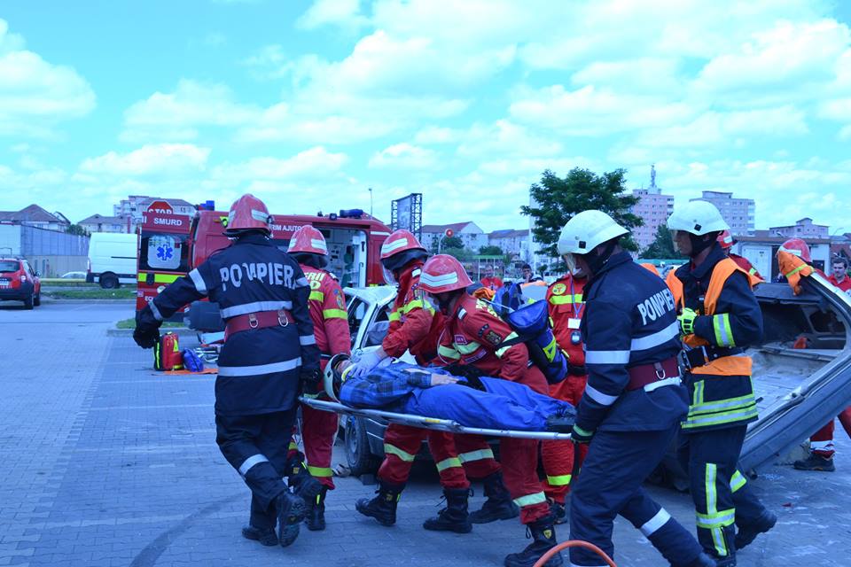 Cinci accidente rutiere, trei incendii și 40 de persoane asistate medical de ISU Sibiu în weekend