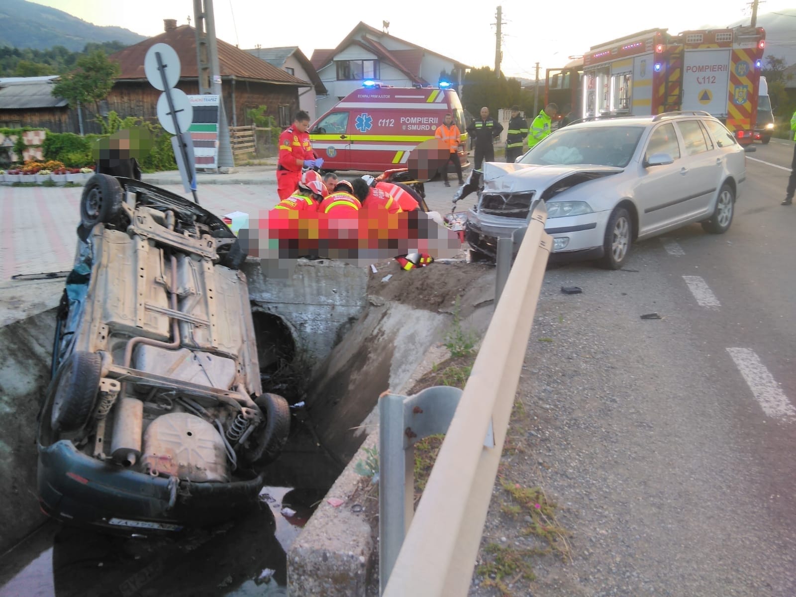 Accident rutier cu patru victime încarcerate în Tiha Bârgăului