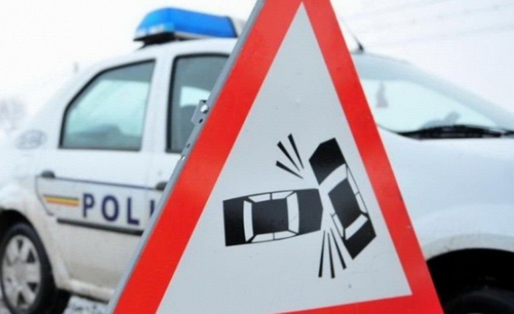 O persoană a murit și alte cinci au fost grav rănite într-un accident rutier pe DN 13 A, în apropierea Băilor Chirui