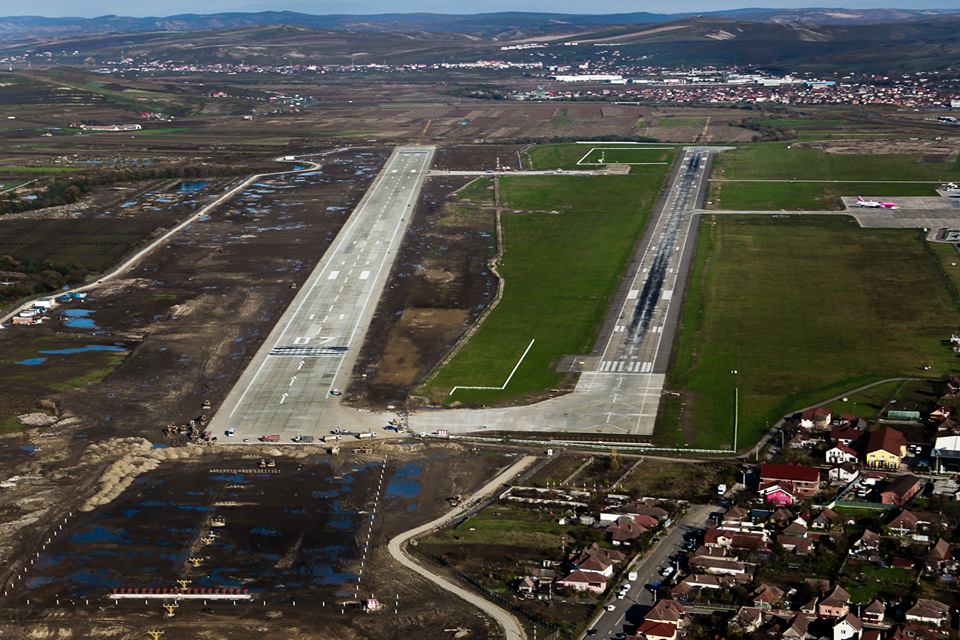 Diplome onorifice, pentru călătorii care vor participa la ultimele două zboruri de pe vechea pistă a Aeroportului Cluj Napoca