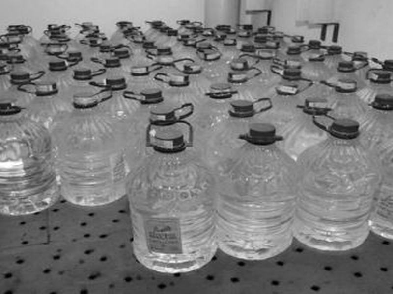 BISTRIȚA: Alcool etilic în cantitate ,,incomensurabilă”, confiscat de polițiști