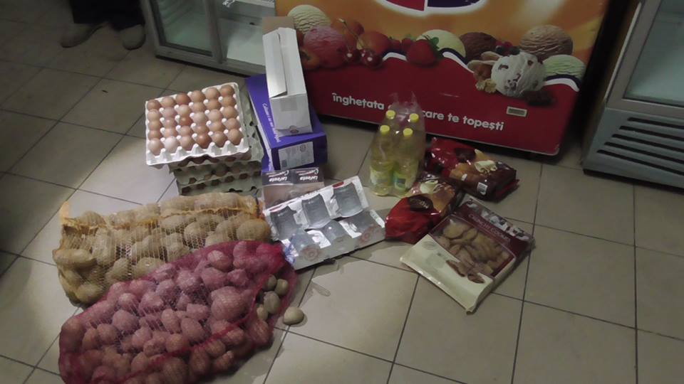 Bistrița: Doi minori, de doar 9 și 12 ani, au furat alimente dintr-un magazin
