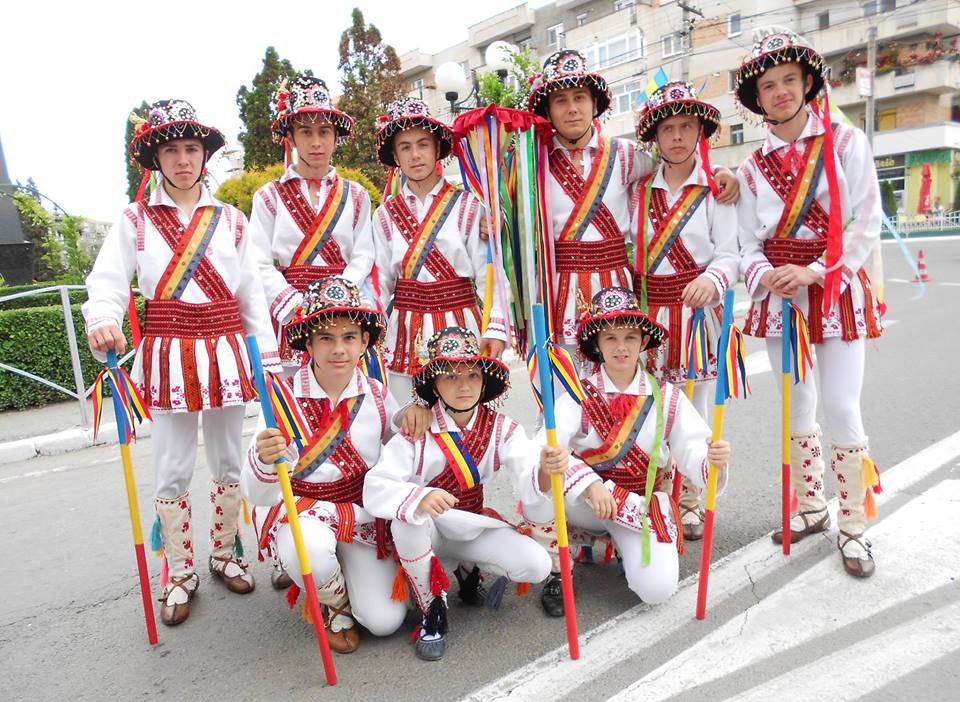 Ansamblul folcloric ,,Mugurelul”, la cea de a 47- a ediţie a Festivalului Internaţional ,,Căluşul Românesc”