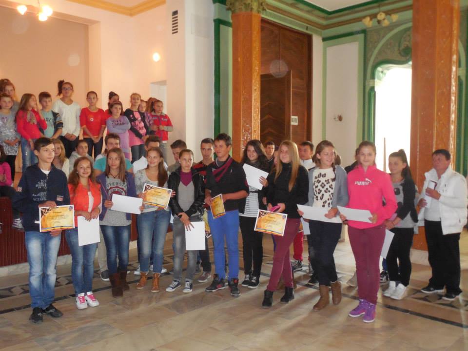 Diplome de onoare pentru Ansamblul Haţegana