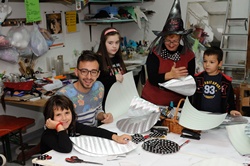 Ateliere cu jucării pentru copii, la Teatrul Gong din Sibiu