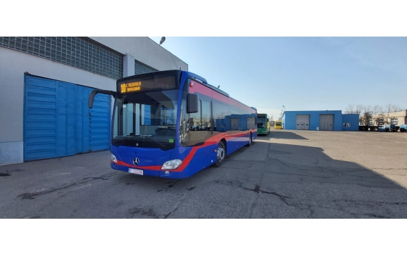 A sosit primul autobuz hibrid Mercedes-Benz din cele 15 achiziţionate pe fonduri europene