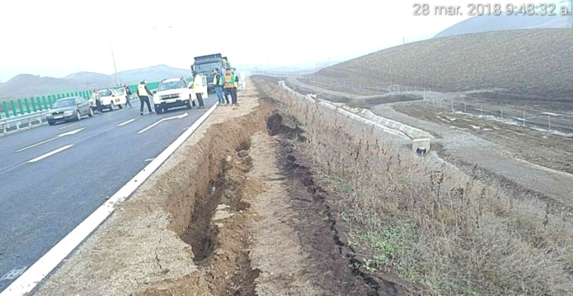 Cine vrea o autostrada noua, cu crapaturi si alunecari ca pe gresie?!