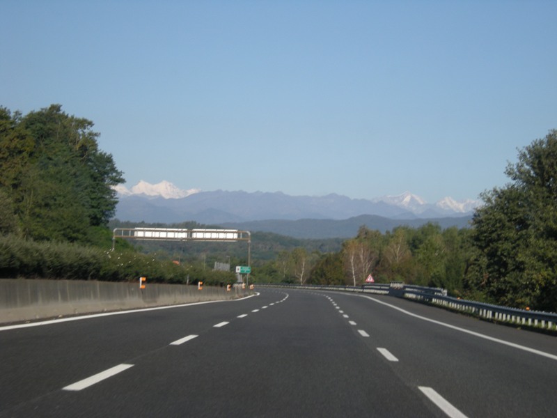 Un șofer din Sălaj a fost depistat conducând cu 224 km/h pe Autostrada Transilvania