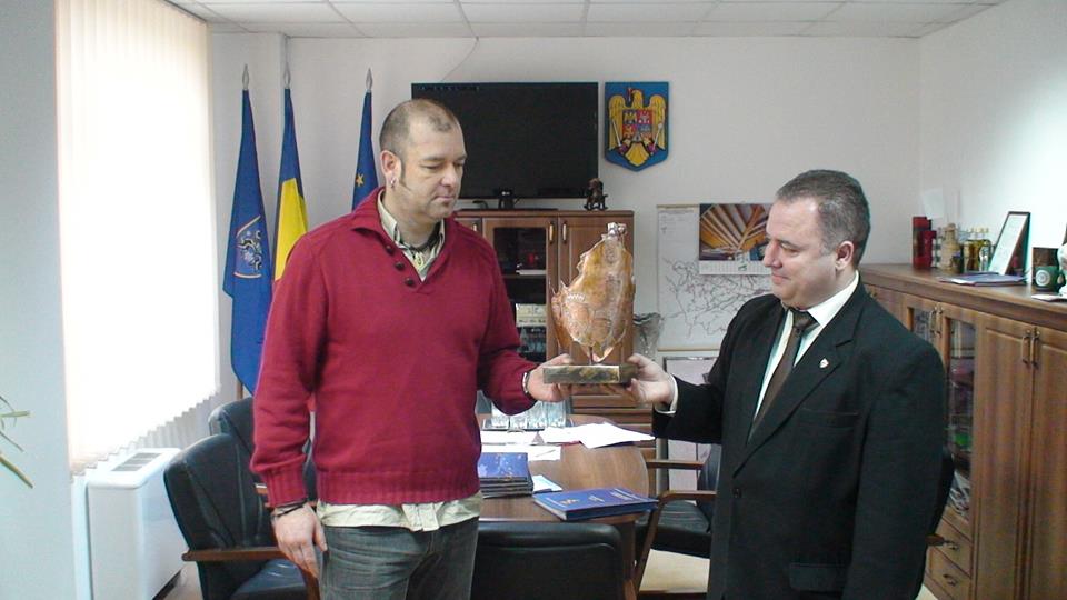 Sculptorul Balla Csaba a creat noul model al distincției „Clujean de onoare”