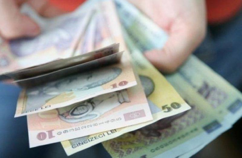 O femeie din Beclean și-a vizitat prietenii şi a plecat cu banii acestora