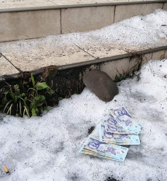 Gest de admirat făcut de o femeie din Bistrița