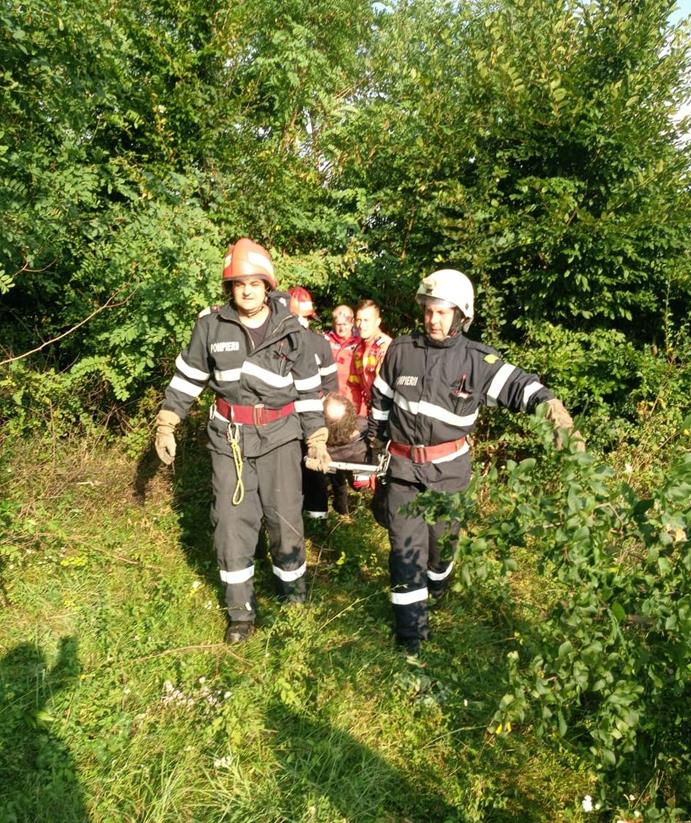 Bărbat salvat de pompieri pe raza localității Burzuc