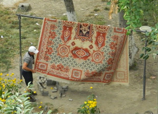 Romanii si mizeria de Paste!