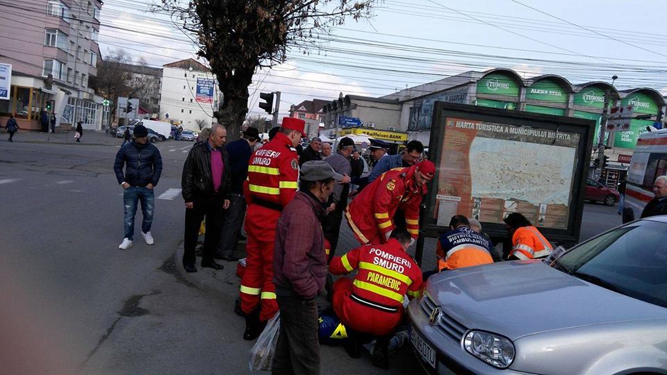 Bistrița: Bărbat de 79 de ani, căzut în stradă, salvat în ultima clipă