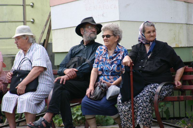 Persoanele vârstnice pot fi mai ușor ţinta unor infractori!