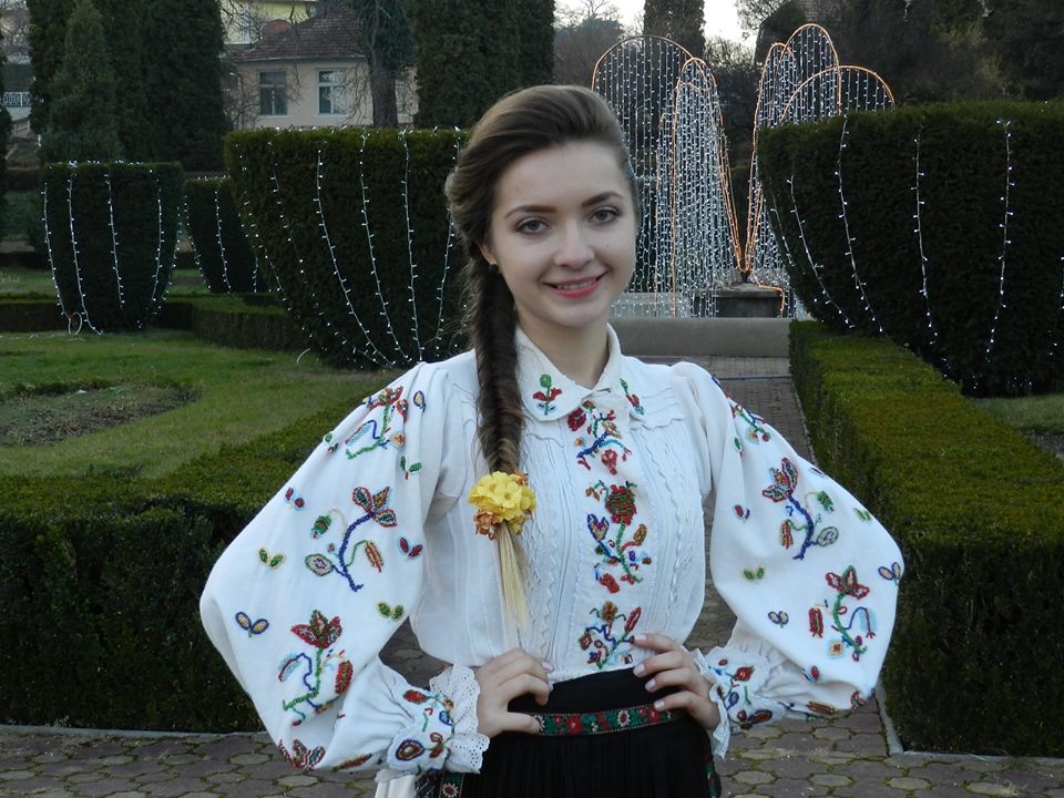 Premiu special pentru Bianca Bicăzan la concursul „Florile Ceahlăului”