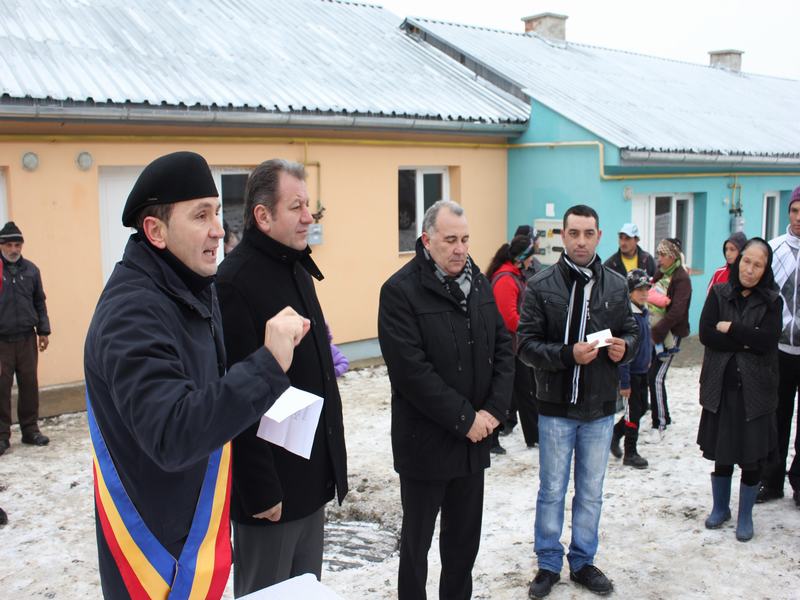 În prezența lui Radu Moldovan și a prefectului Țintean, la Budești au fost date în folosință locuințe sociale pentru 30 de familii