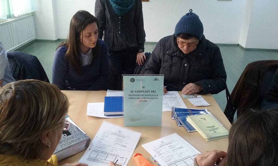 320 de persoane au participat azi la Bursa locurilor de muncă pentru femei, organizată de AJOFM Maramureș