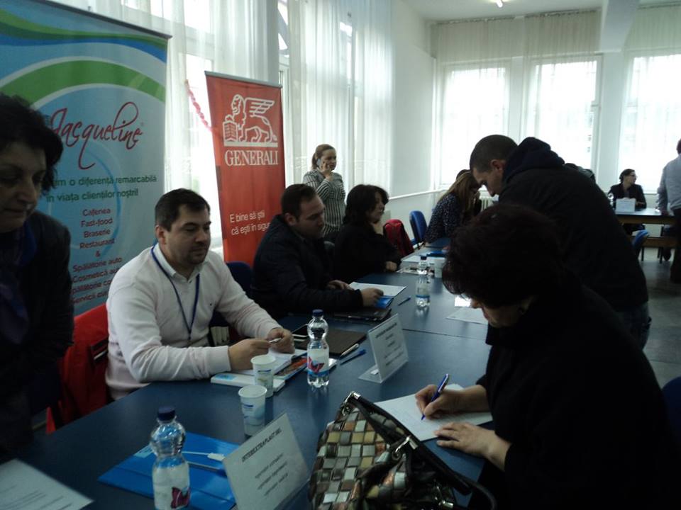 Peste 450 de persoane au participat la Bursa Generala a Locurilor de Muncă, organizată de AJOFM Bistrița-Năsăud