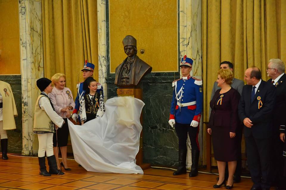 Darul moților pentru România, bustul lui Avram Iancu, a ajuns la București, în clădirea Guvernului
