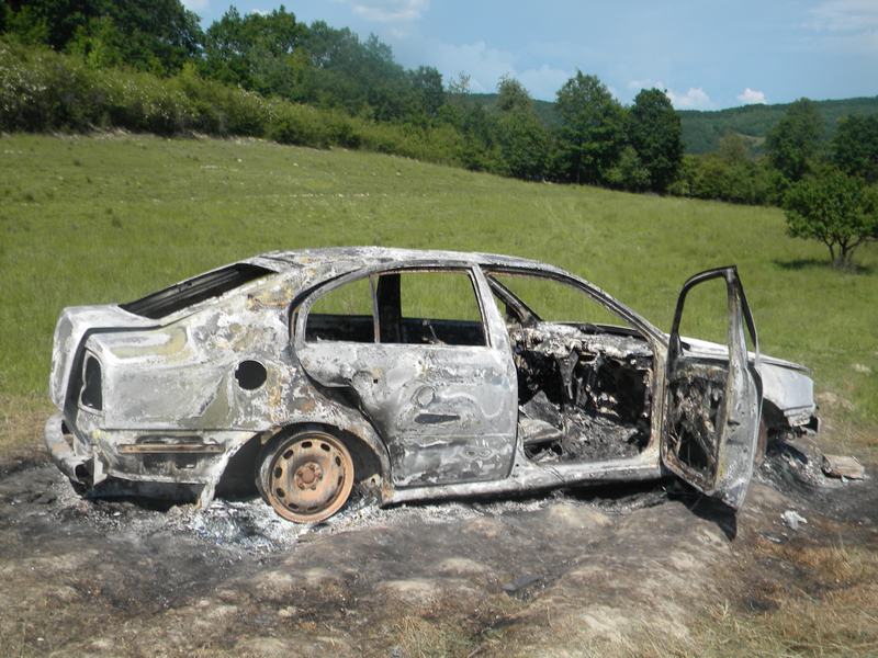CICEU-MIHĂIEȘTI: Bărbatul găsit carbonizat în mașina s-a sinucis (Galerie FOTO)