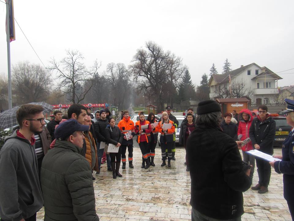 Bistrița: Campania „ÎNCOTRO…? DĂ ŞANSĂ VIEŢII!” s-a derulat azi în zona sălii polivalente